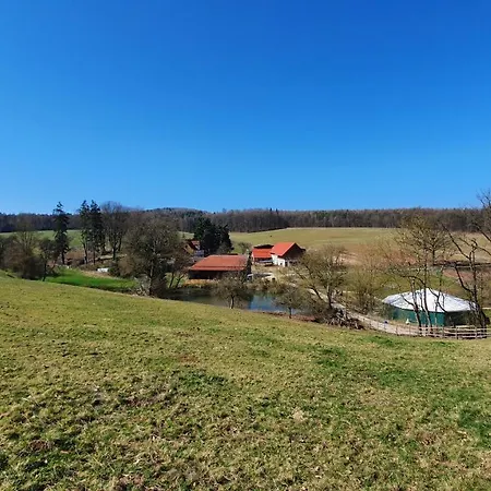 Apartment Ferienwohnung Auf Idyllischen Gestüt Auf Historischen Gutshof In Hessen Bad Hersfeld